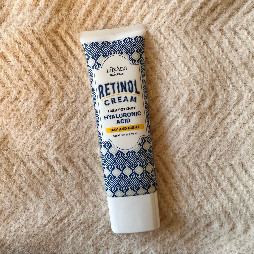 NWT LilyAna Naturals Retinol Cream with Hyaluronic Acid